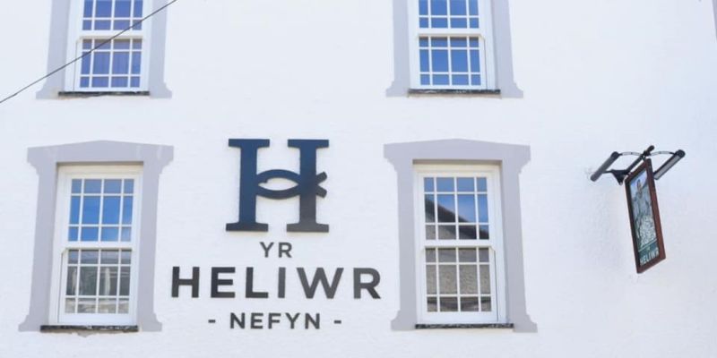 Tafarn Yr Heliwr